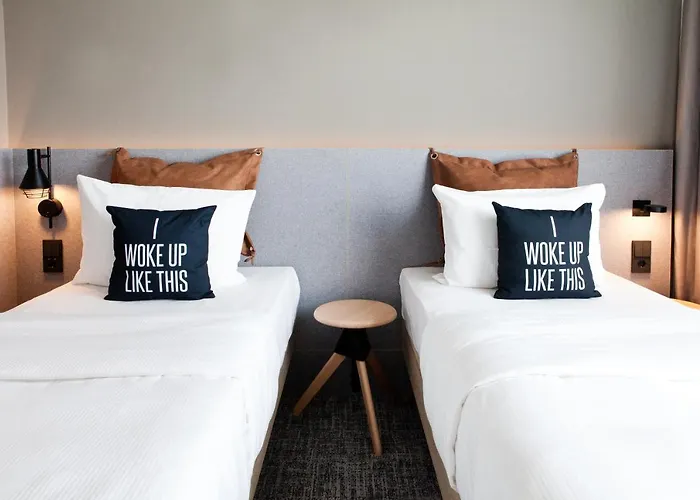 Hotel Moxy East 3*