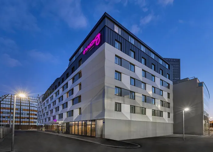 Moxy East