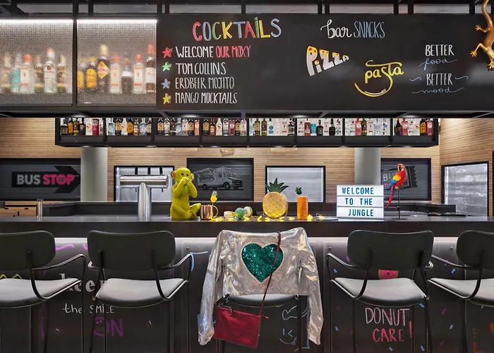 Moxy East 3*